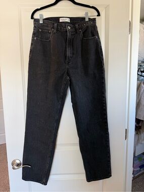 Abercrombie & Fitch Women’s Washed Black Ankle Straigh Jeans